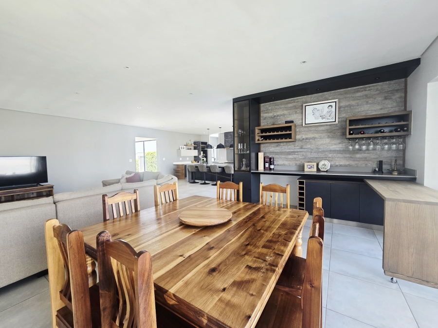 4 Bedroom Property for Sale in Kingswood Golf Estate Western Cape